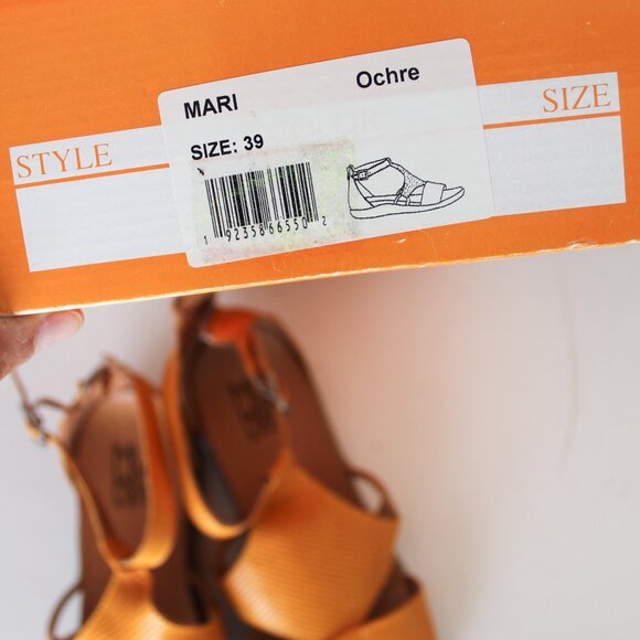 Miz Mooz Mari Sandals in Ochre NEW NIB Size 39 - Picture 2 of 8